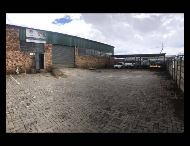 520M² WAREHOUSE TO LET IN ANDERBOLT
